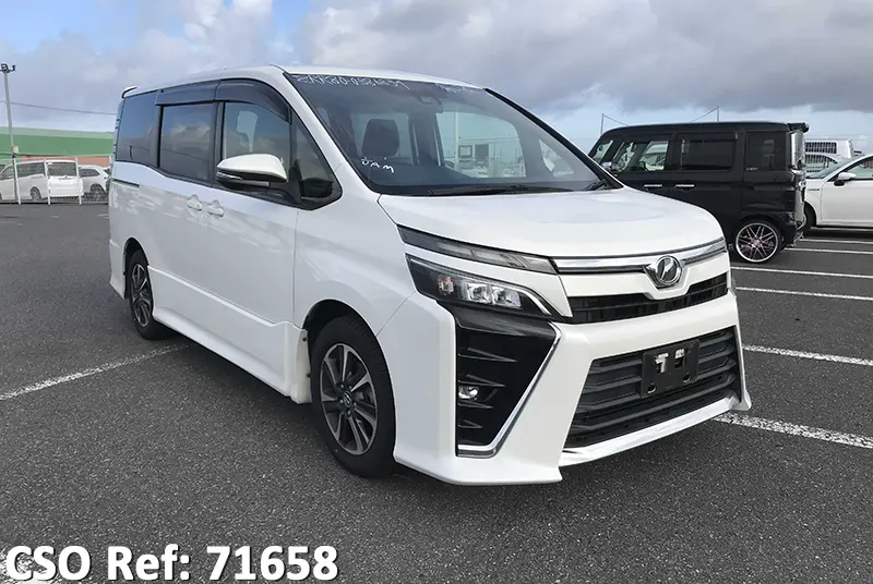 Toyota / Voxy 2017